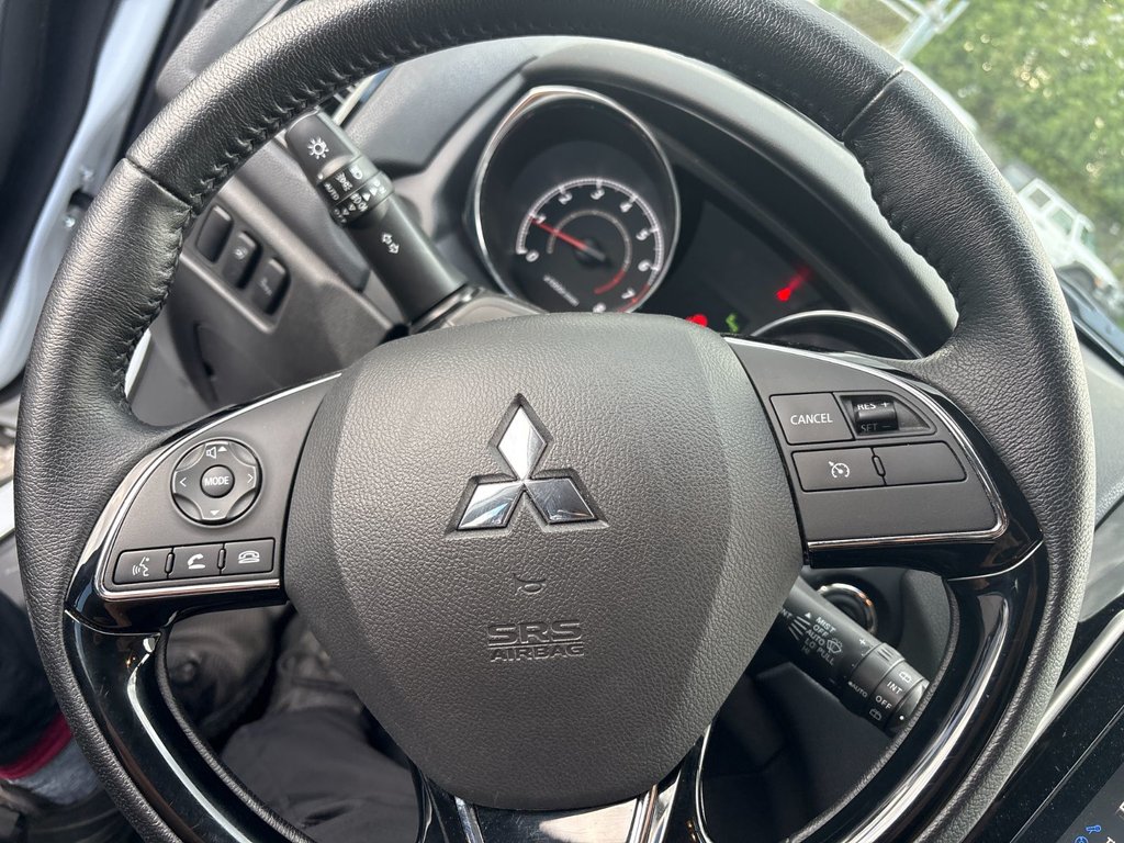 Mitsubishi RVR SEL AWD 2023 à Pointe-Aux-Trembles, Québec - 15 - w1024h768px