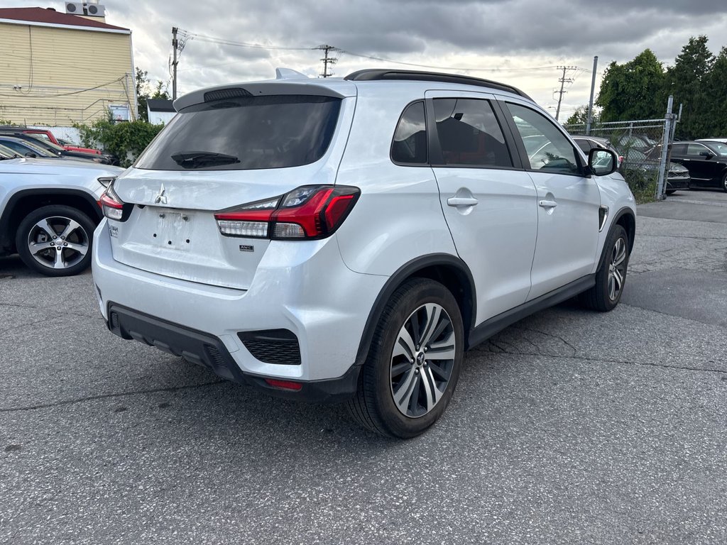 Mitsubishi RVR SEL AWD 2023 à Pointe-Aux-Trembles, Québec - 11 - w1024h768px