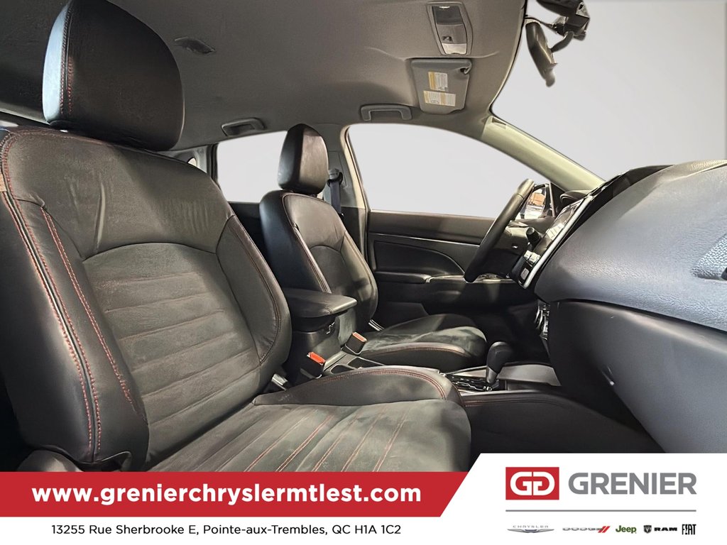 2023 Mitsubishi RVR SEL AWD in Pointe-Aux-Trembles, Quebec - 11 - w1024h768px