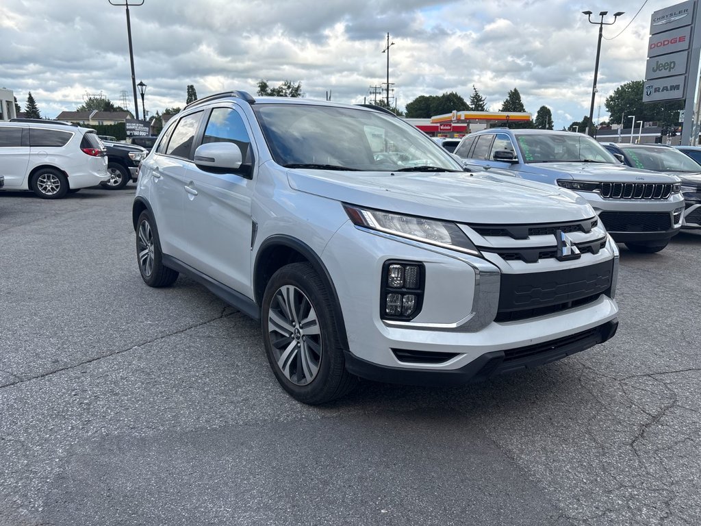 Mitsubishi RVR SEL AWD 2023 à Pointe-Aux-Trembles, Québec - 5 - w1024h768px