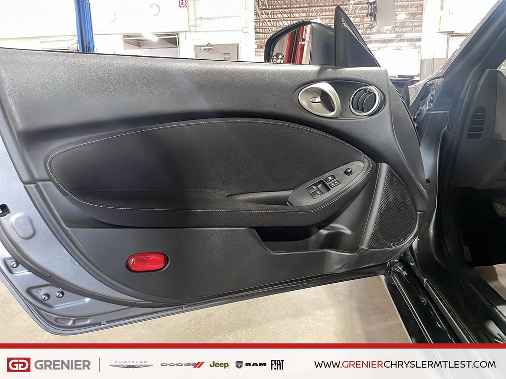 Nissan 370Z coupe RWD  + MANUELLE + BLUETOOTH 2020 à Pointe-Aux-Trembles, Québec - 13 - w1024h768px