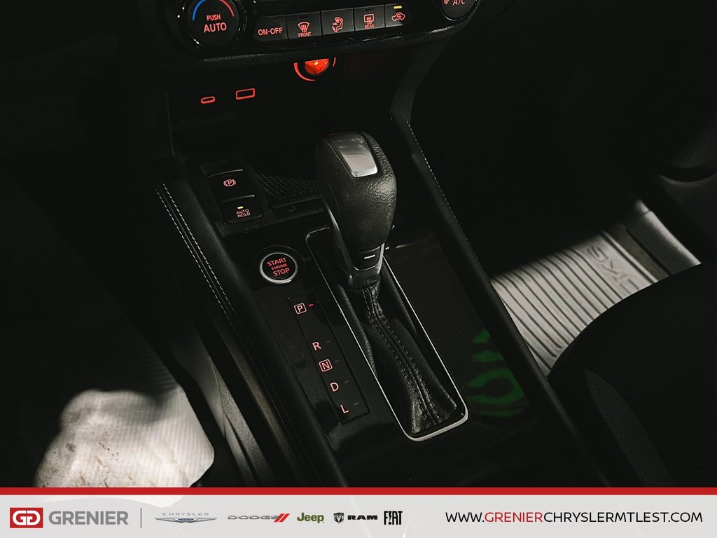 2023 Nissan Kicks SR + FWD + CUIR + CARPLAY in Pointe-Aux-Trembles, Quebec - 12 - w1024h768px