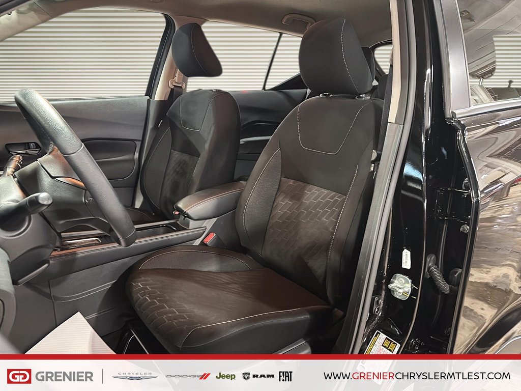 Nissan Kicks PLAY SV +  DEMARREUR + CARPLAY 2025 à Pointe-Aux-Trembles, Québec - 7 - w1024h768px