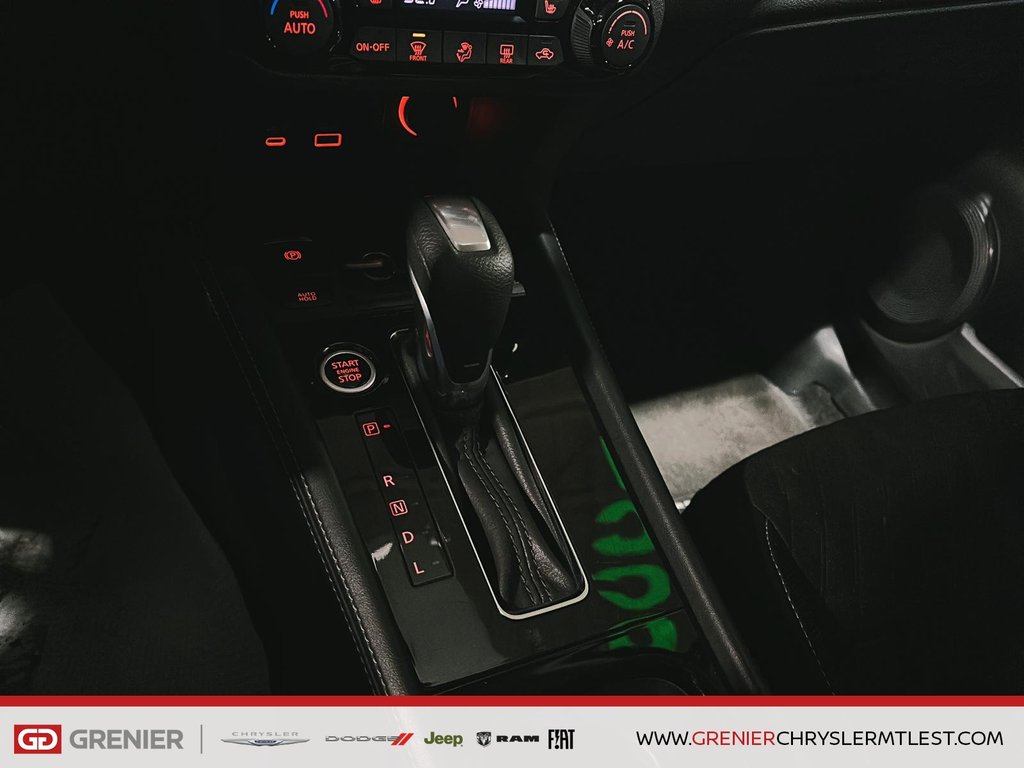 Nissan Kicks PLAY SV +  DEMARREUR + CARPLAY 2025 à Pointe-Aux-Trembles, Québec - 11 - w1024h768px