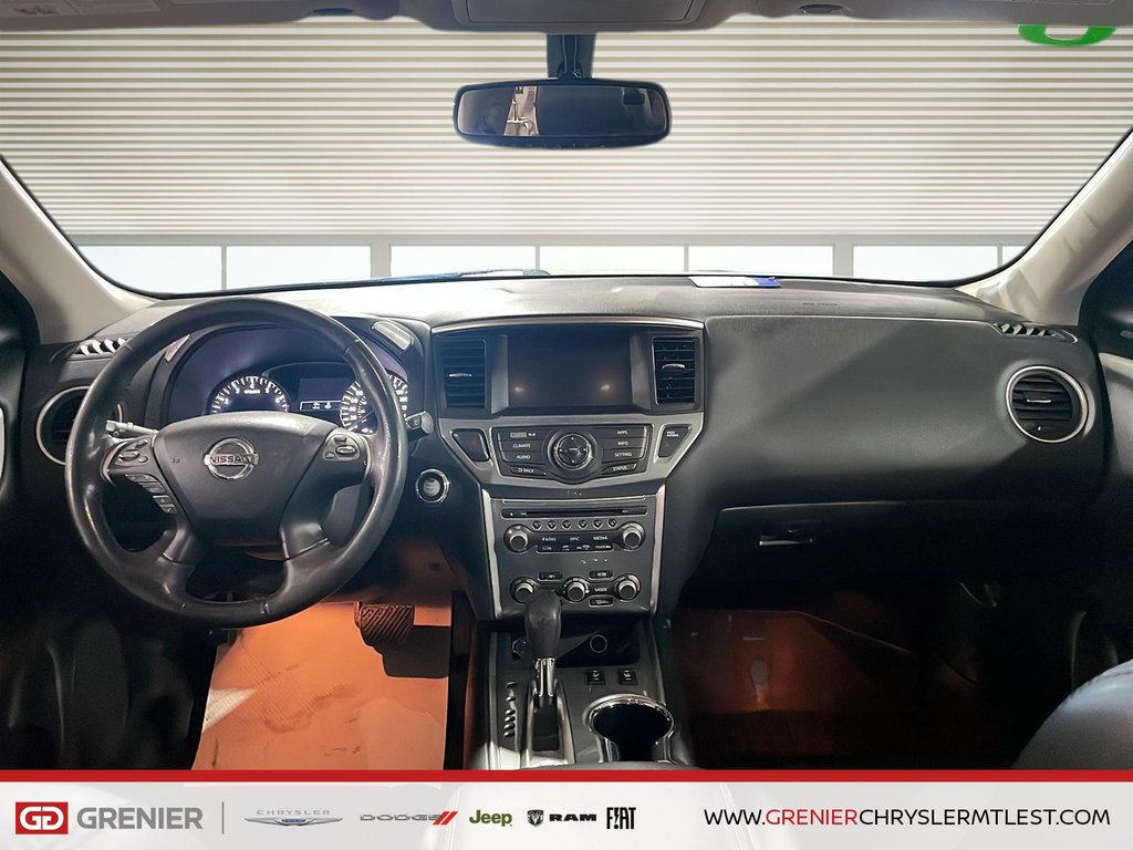 2017 Nissan Pathfinder SL + 4RM + CUIR + ATTACHE-REMORQUE in Pointe-Aux-Trembles, Quebec - 8 - w1024h768px