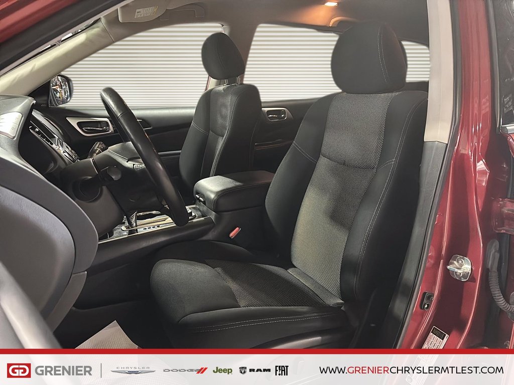 Nissan Pathfinder SV + AWD + ATTACHE-REMORQUE 2019 à Pointe-Aux-Trembles, Québec - 8 - w1024h768px