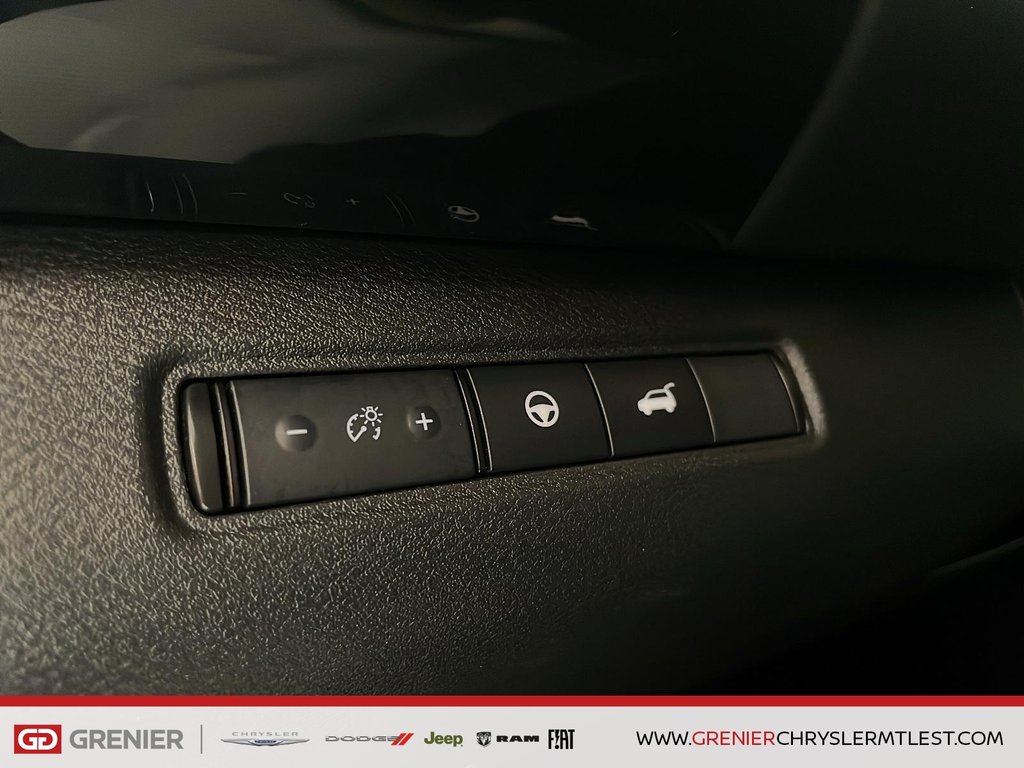 2024 Nissan Pathfinder SV + AWD + TOIT OUVRANT PANO + CARPLAY in Pointe-Aux-Trembles, Quebec - 13 - w1024h768px