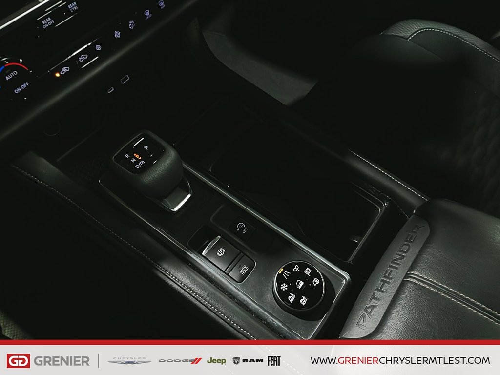 Nissan Pathfinder SV + AWD + TOIT OUVRANT PANO + CARPLAY 2024 à Pointe-Aux-Trembles, Québec - 11 - w1024h768px
