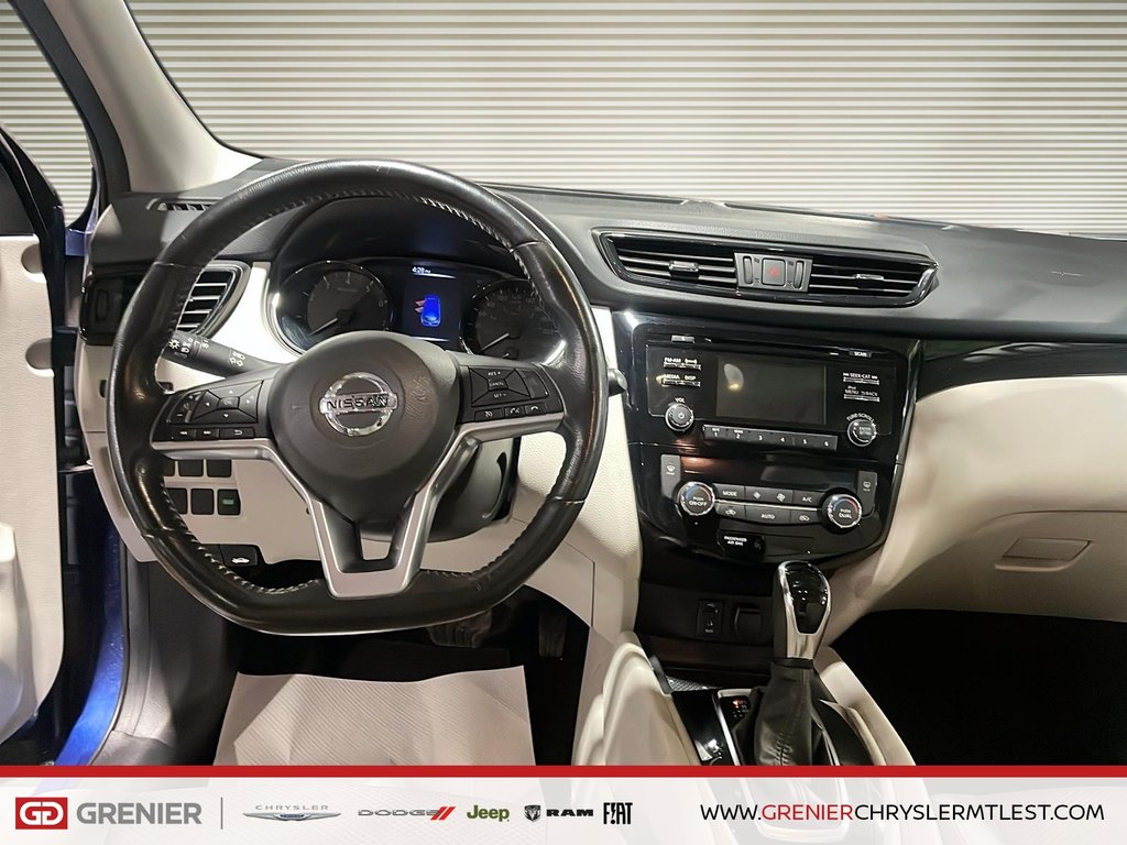 2018 Nissan Qashqai SV + TOIT OUVRANT + ATTACHE-REMORQUE in Pointe-Aux-Trembles, Quebec - 8 - w1024h768px
