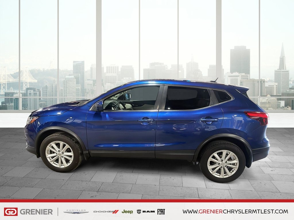 2018 Nissan Qashqai SV + TOIT OUVRANT + ATTACHE-REMORQUE in Pointe-Aux-Trembles, Quebec - 5 - w1024h768px