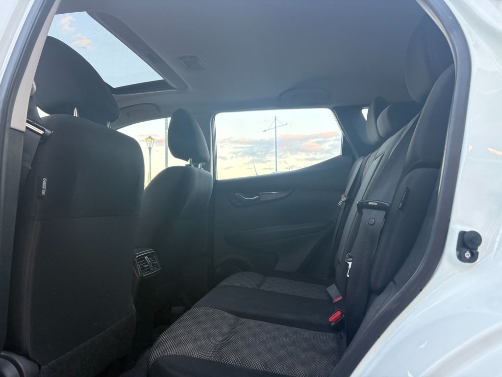 2021 Nissan Qashqai in Pointe-Aux-Trembles, Quebec - 10 - w1024h768px