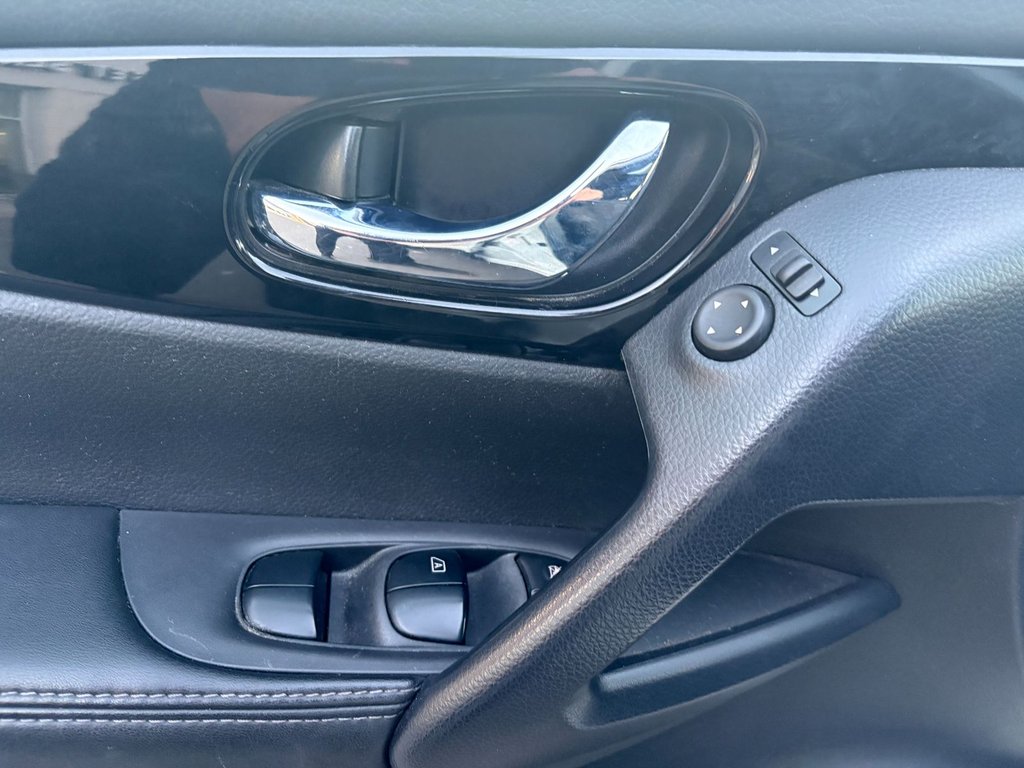 2021 Nissan Qashqai in Pointe-Aux-Trembles, Quebec - 12 - w1024h768px