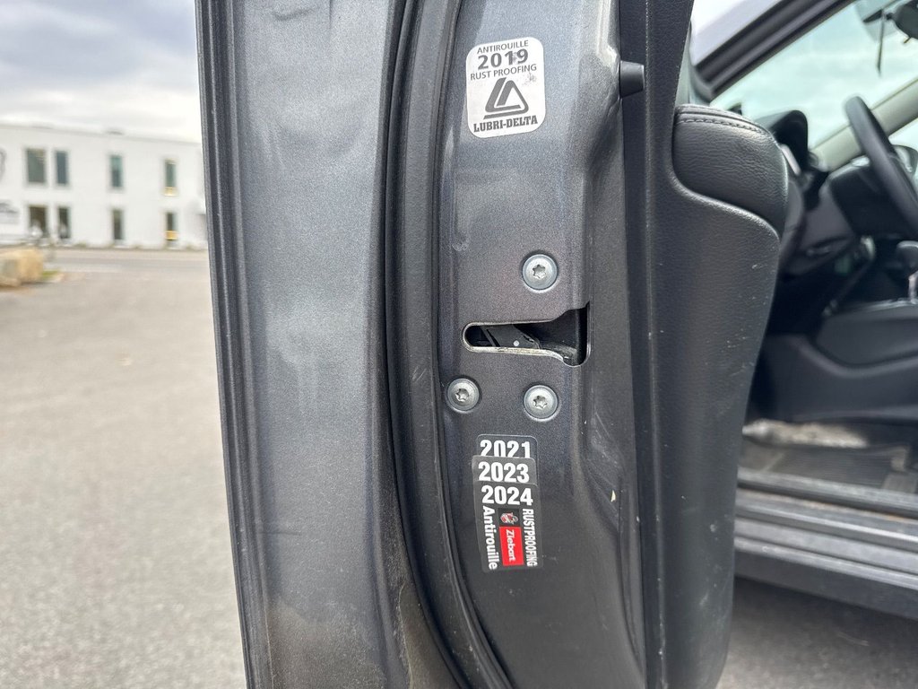 2016 Nissan Rogue in Pointe-Aux-Trembles, Quebec - 13 - w1024h768px