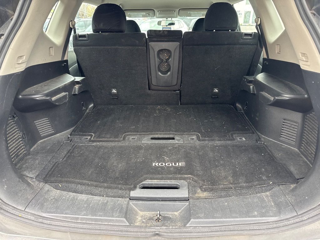 2016 Nissan Rogue in Pointe-Aux-Trembles, Quebec - 10 - w1024h768px