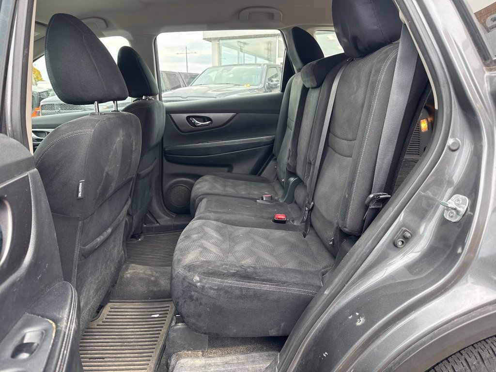 2016 Nissan Rogue in Pointe-Aux-Trembles, Quebec - 9 - w1024h768px