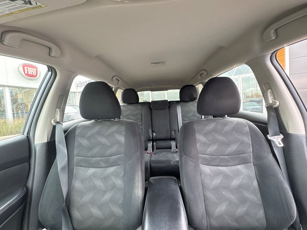 2016 Nissan Rogue in Pointe-Aux-Trembles, Quebec - 12 - w1024h768px