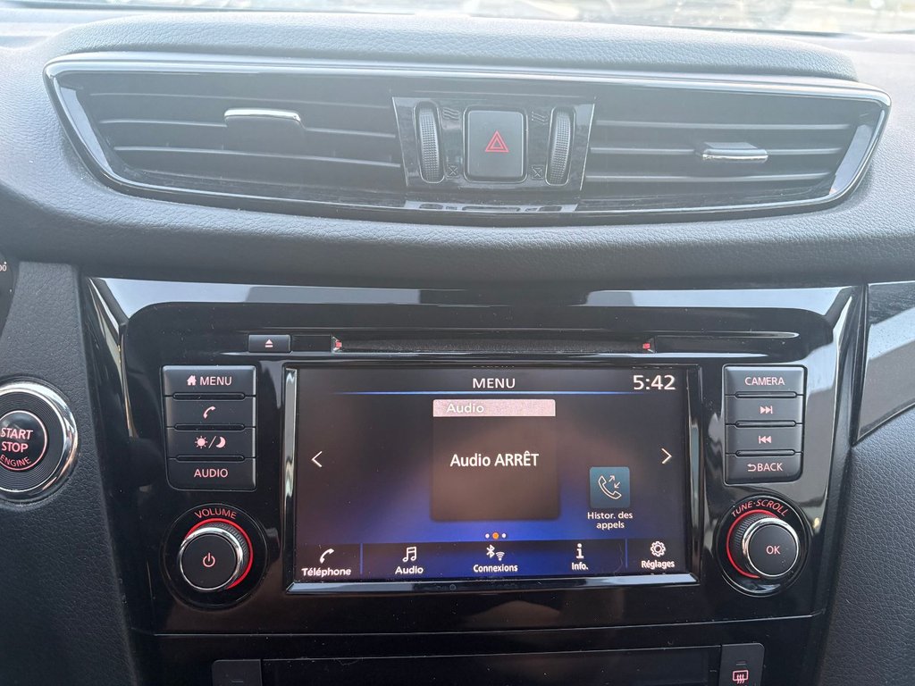2018 Nissan Qashqai SV AWD in Pointe-Aux-Trembles, Quebec - 16 - w1024h768px