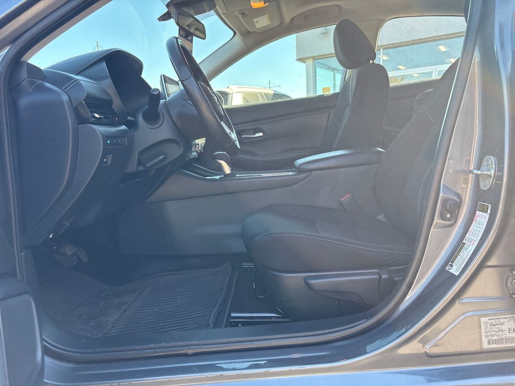 2022 Nissan Sentra SV in Pointe-Aux-Trembles, Quebec - 17 - w1024h768px