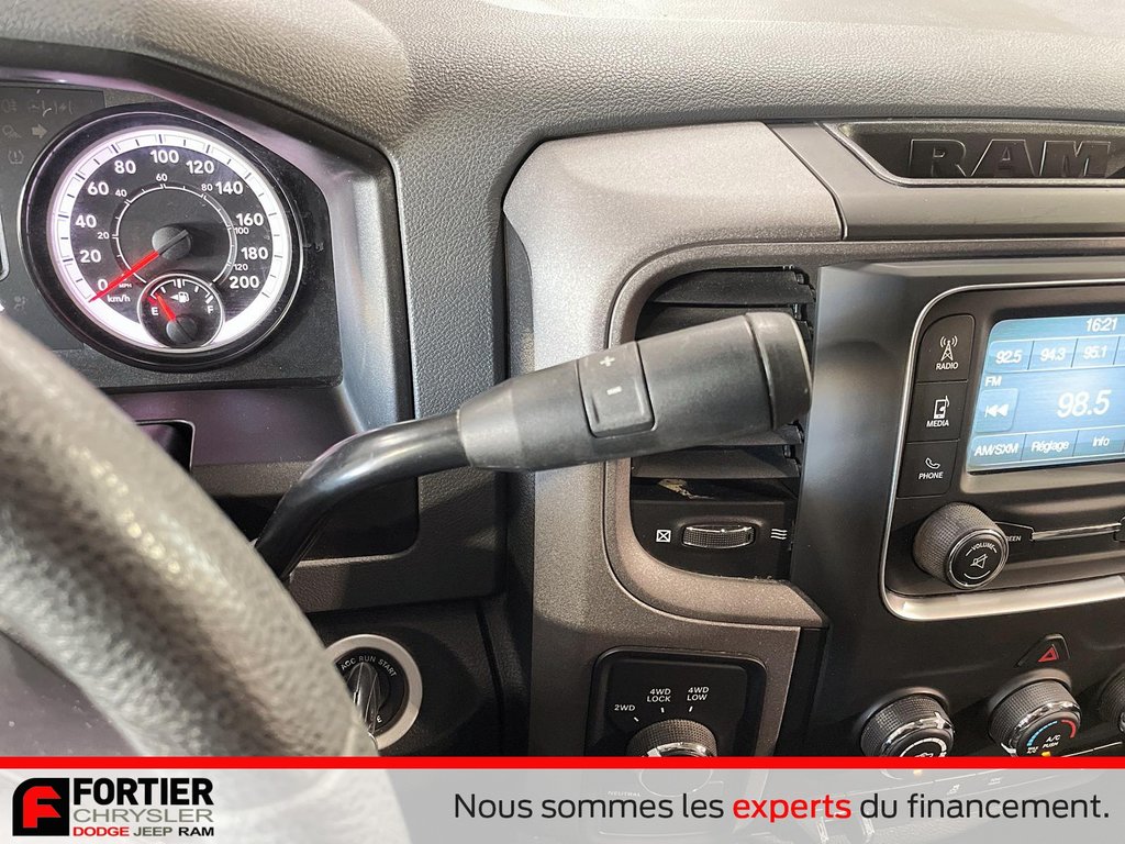 Ram 1500 Classic SXT + 4X4 + CREWCAB + V8 2019 à Pointe-Aux-Trembles, Québec - 18 - w1024h768px