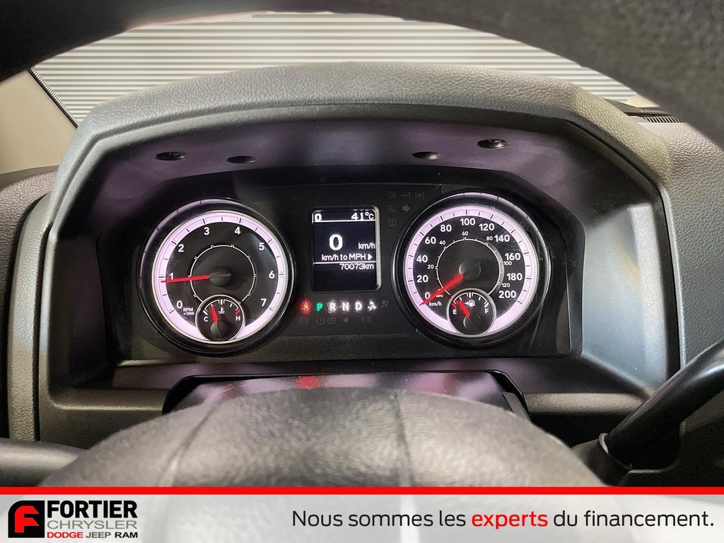 Ram 1500 Classic SXT + 4X4 + CREWCAB + V8 2019 à Pointe-Aux-Trembles, Québec - 16 - w1024h768px