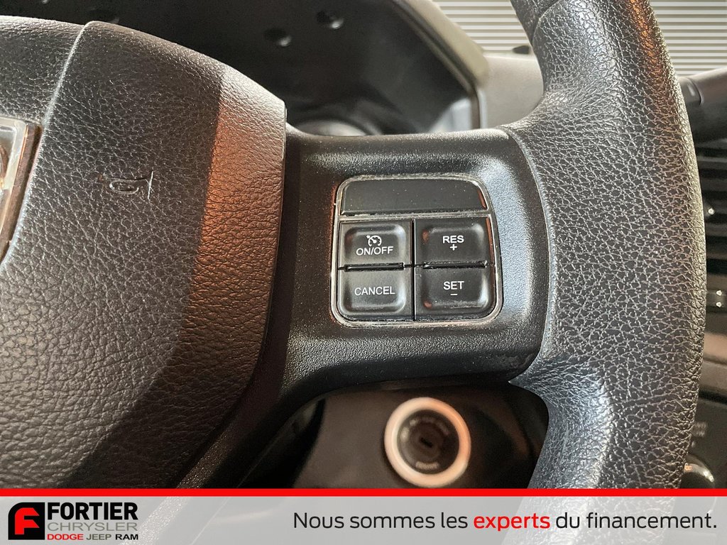 Ram 1500 Classic SXT + 4X4 + CREWCAB + V8 2019 à Pointe-Aux-Trembles, Québec - 14 - w1024h768px