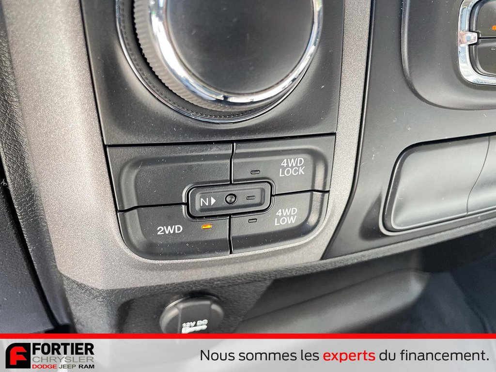 2020 Ram 1500 Classic EXPRESS + NIGHT EDITION + CREWCAB + V8 in Pointe-Aux-Trembles, Quebec - 6 - w1024h768px