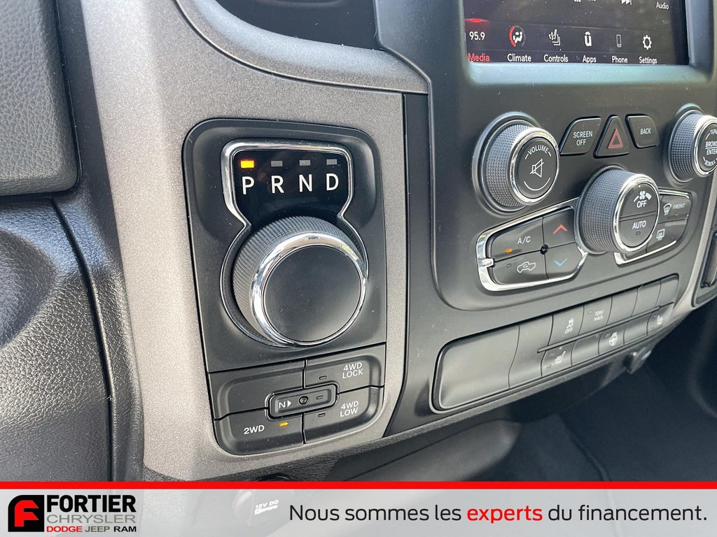 2020 Ram 1500 Classic EXPRESS + NIGHT EDITION + CREWCAB + V8 in Pointe-Aux-Trembles, Quebec - 20 - w1024h768px