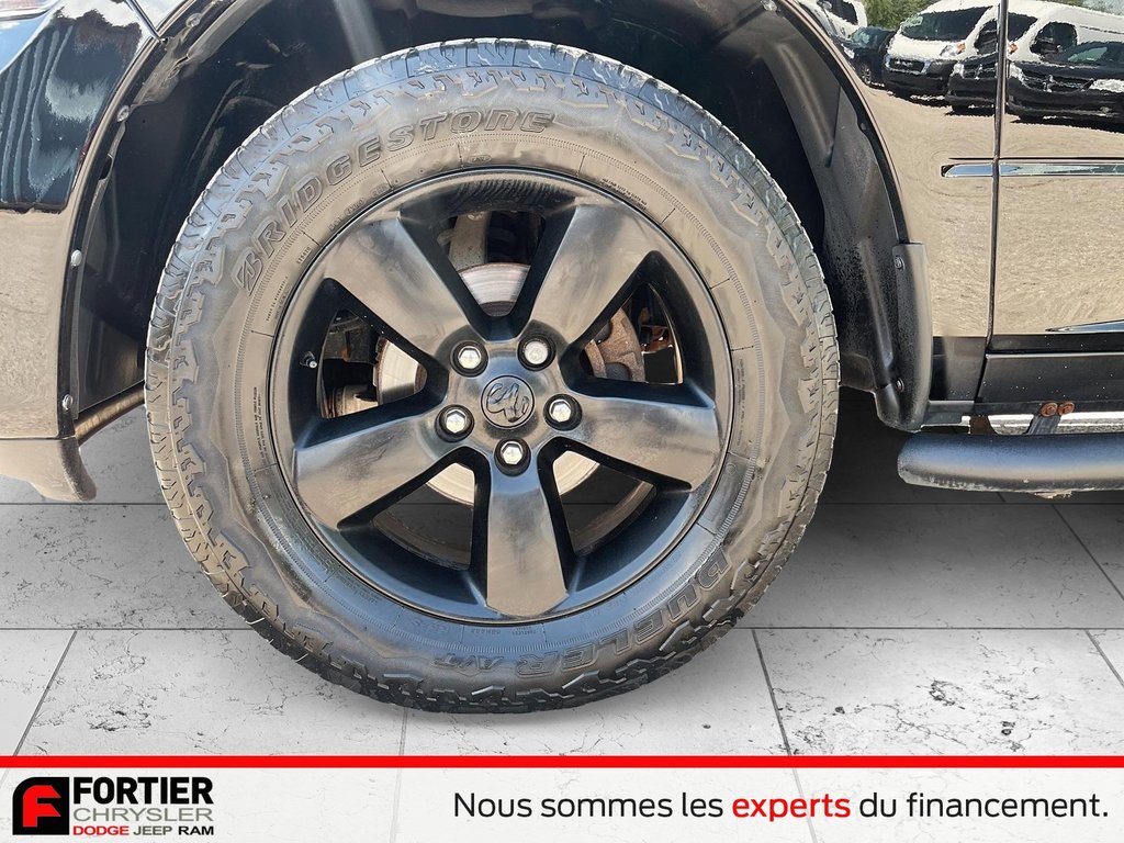 2020 Ram 1500 Classic EXPRESS + NIGHT EDITION + CREWCAB + V8 in Pointe-Aux-Trembles, Quebec - 10 - w1024h768px