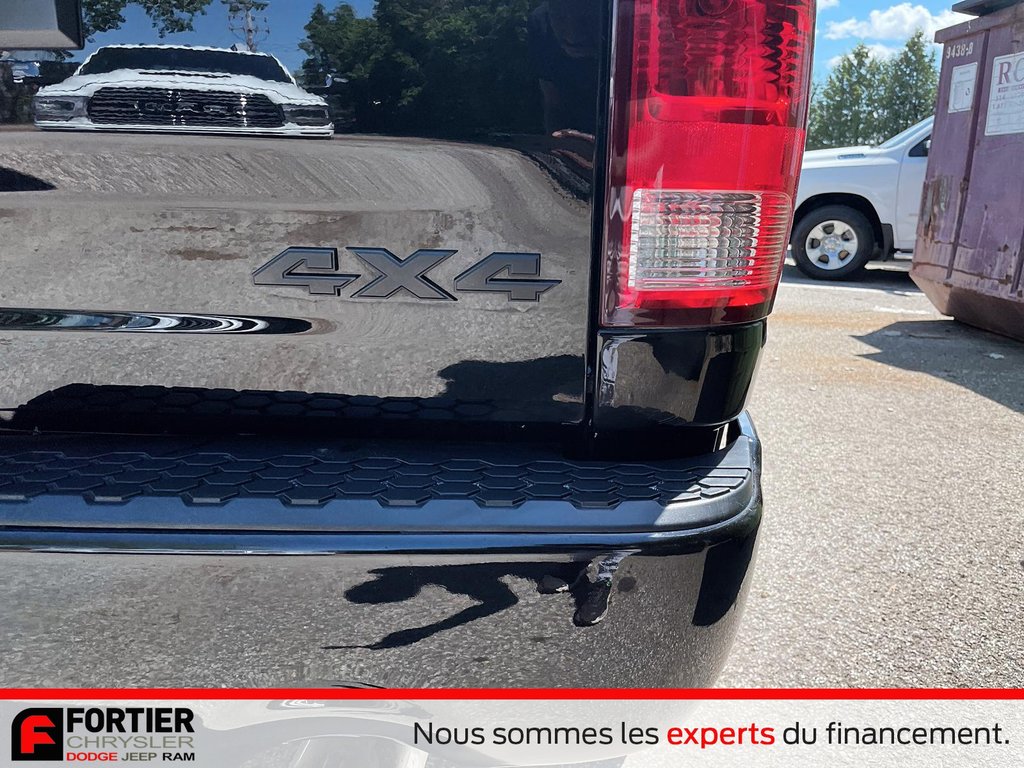 2020 Ram 1500 Classic EXPRESS + NIGHT EDITION + CREWCAB + V8 in Pointe-Aux-Trembles, Quebec - 5 - w1024h768px