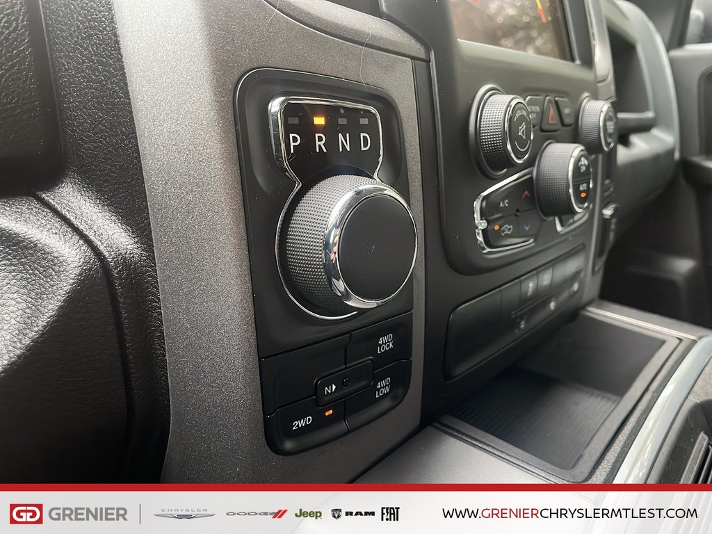 Ram 1500 Classic EXPRESS + 4X4 + QUAD CAB + V6 3.6L 2021 à Pointe-Aux-Trembles, Québec - 15 - w1024h768px