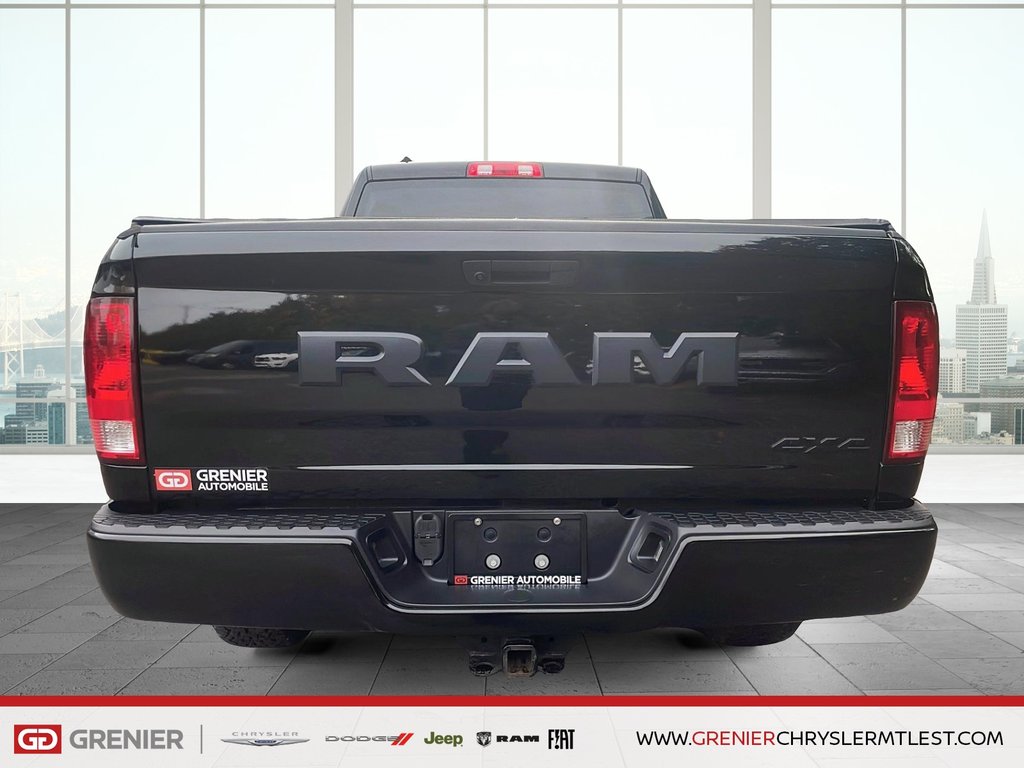 Ram 1500 Classic EXPRESS + 4X4 + QUAD CAB + V6 3.6L 2021 à Pointe-Aux-Trembles, Québec - 3 - w1024h768px