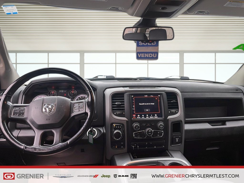2021 Ram 1500 Classic EXPRESS + 4X4 + QUAD CAB + NIGHT EDITION in Pointe-Aux-Trembles, Quebec - 9 - w1024h768px