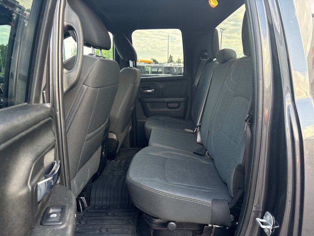 2021 Ram 1500 Classic Warlock in Pointe-Aux-Trembles, Quebec - 16 - w1024h768px