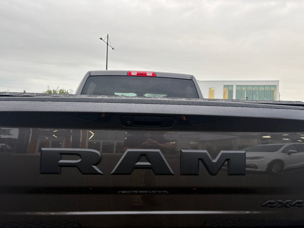 2021 Ram RAM 1500 Classic Crew Cab 4x4 (DS) WARLOCK in Pointe-Aux-Trembles, Quebec - 14 - w1024h768px