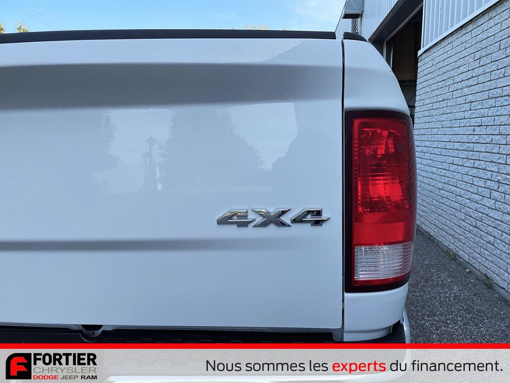 Ram 1500 Classic SLT + CREW CAB + V8+ CLIMATISATION 2022 à Pointe-Aux-Trembles, Québec - 4 - w1024h768px