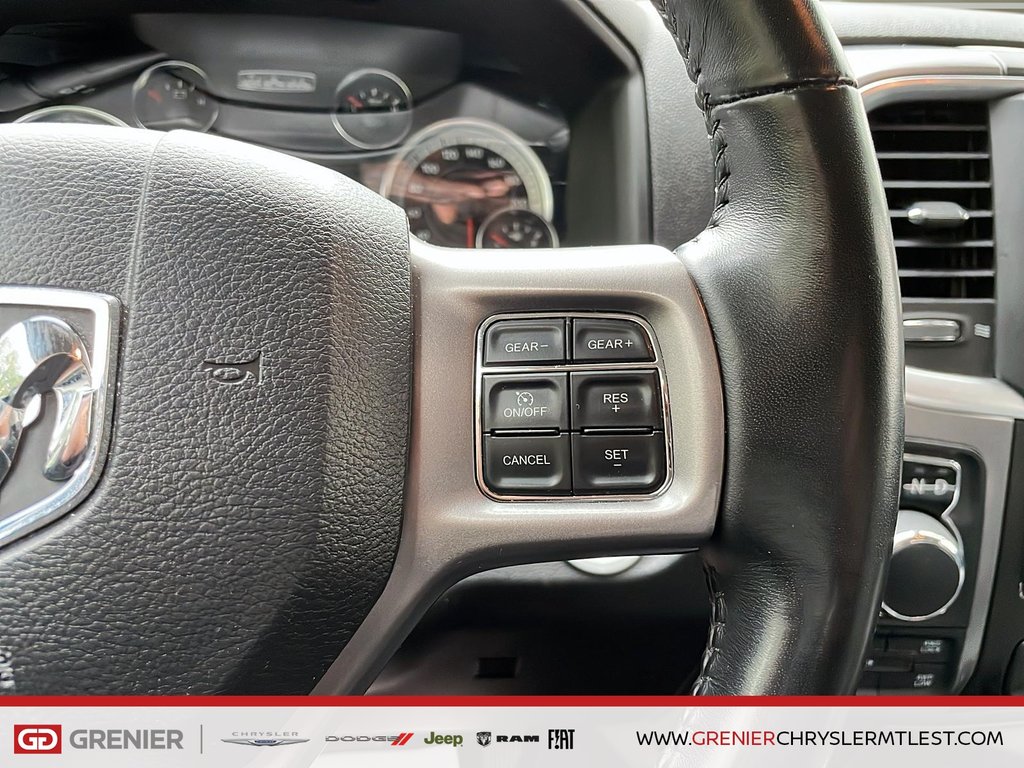 2022 Ram 1500 Classic SLT + 4X4 + CREW CAB + V8 in Pointe-Aux-Trembles, Quebec - 18 - w1024h768px