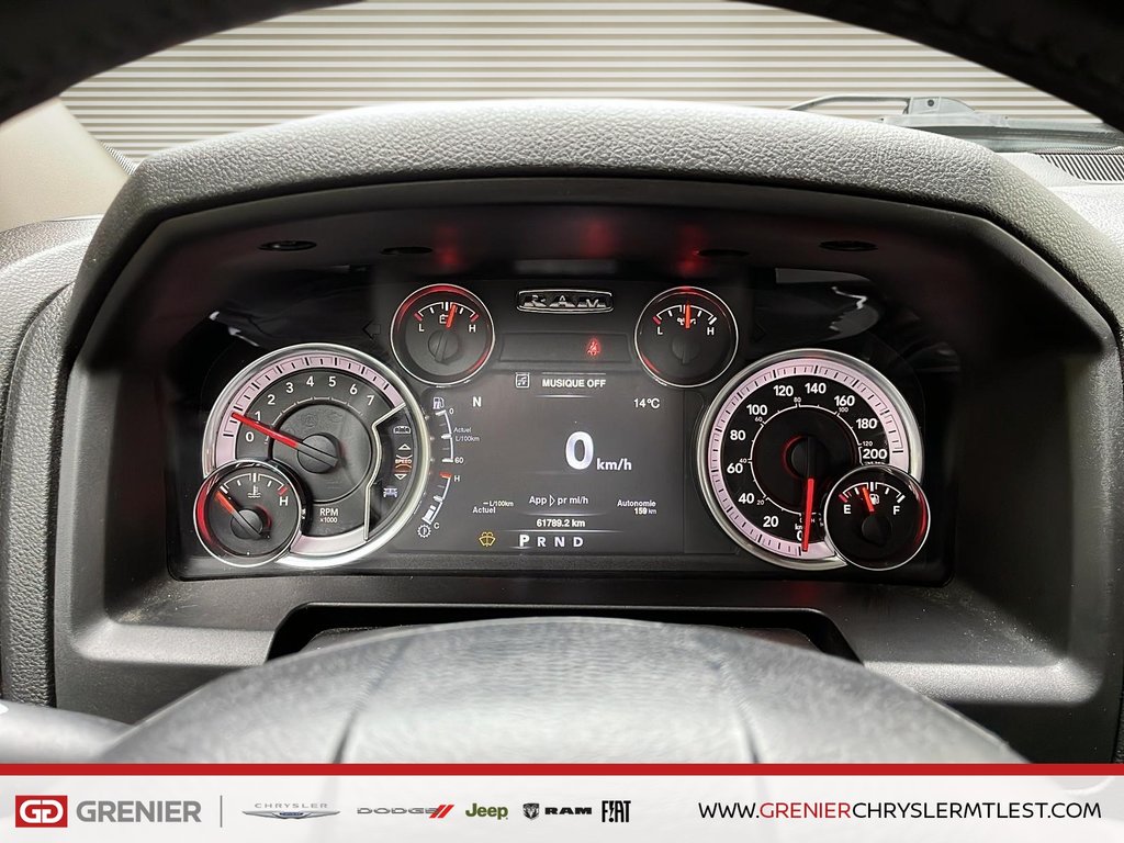 2022 Ram 1500 Classic SLT + 4X4 + CREW CAB + V8 in Pointe-Aux-Trembles, Quebec - 21 - w1024h768px