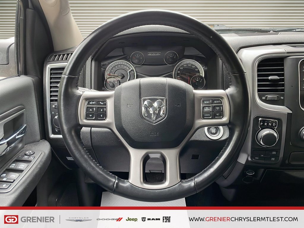 2022 Ram 1500 Classic SLT + 4X4 + CREW CAB + V8 in Pointe-Aux-Trembles, Quebec - 16 - w1024h768px