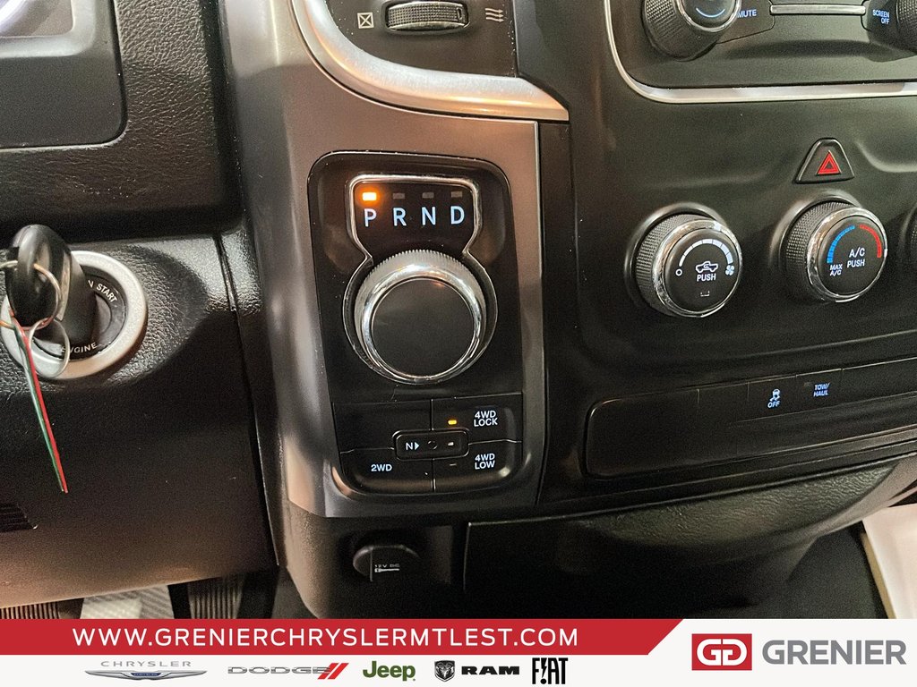 2022 Ram 1500 Classic SLT + 4X4 CREW CAB + V8 HEMI 5.7L + in Pointe-Aux-Trembles, Quebec - 13 - w1024h768px