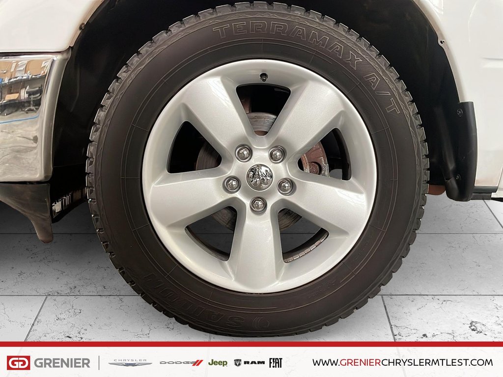 Ram 1500 Classic SLT + 4X4 CREW CAB + V8 HEMI 5.7L + 2022 à Pointe-Aux-Trembles, Québec - 8 - w1024h768px