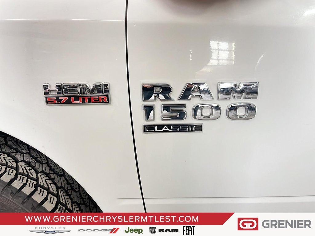 2022 Ram 1500 Classic SLT + 4X4 CREW CAB + V8 HEMI 5.7L + in Pointe-Aux-Trembles, Quebec - 7 - w1024h768px