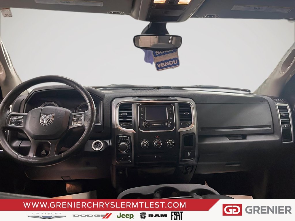 2022 Ram 1500 Classic SLT + 4X4 CREW CAB + V8 HEMI 5.7L + in Pointe-Aux-Trembles, Quebec - 10 - w1024h768px