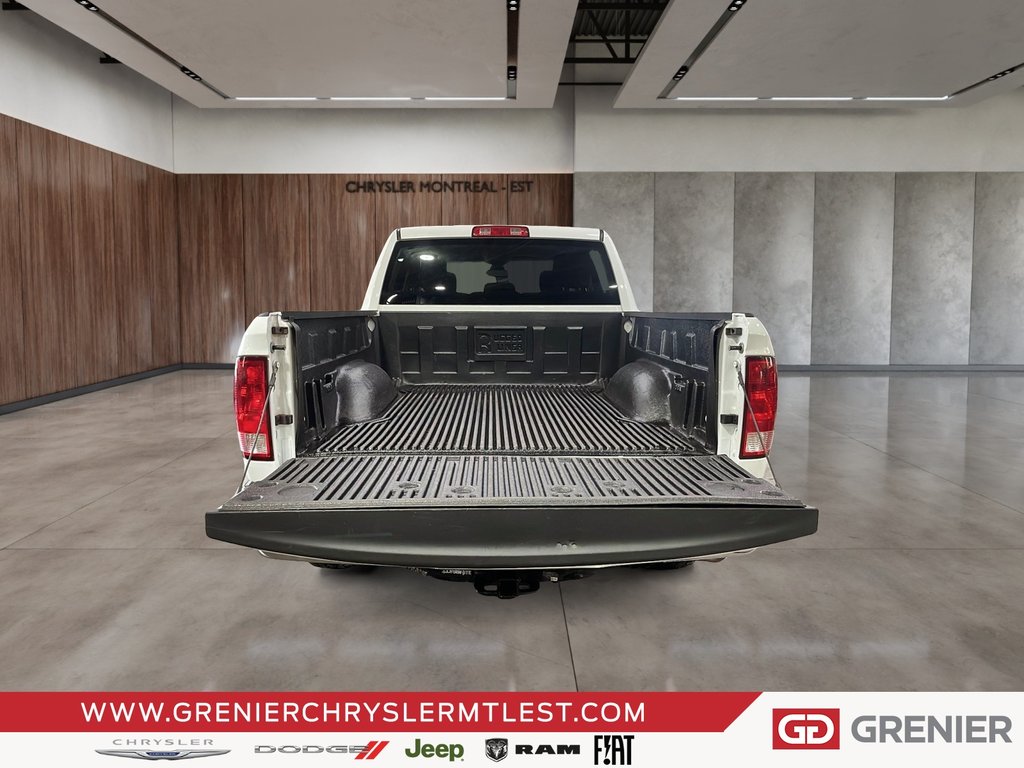 2022 Ram 1500 Classic SLT + 4X4 CREW CAB + V8 HEMI 5.7L + in Pointe-Aux-Trembles, Quebec - 14 - w1024h768px