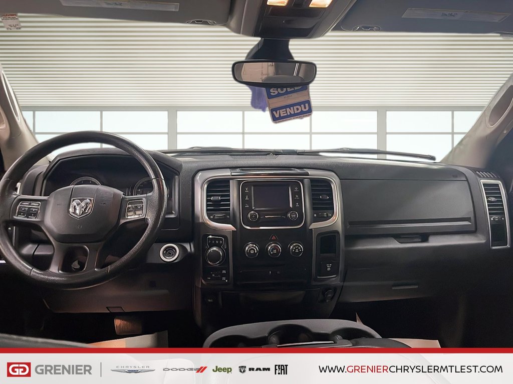 Ram 1500 Classic SLT + 4X4 CREW CAB + V8 HEMI 5.7L + 2022 à Pointe-Aux-Trembles, Québec - 10 - w1024h768px
