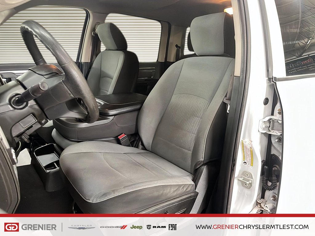 Ram 1500 Classic SLT + 4X4 CREW CAB + V8 HEMI 5.7L + 2022 à Pointe-Aux-Trembles, Québec - 9 - w1024h768px