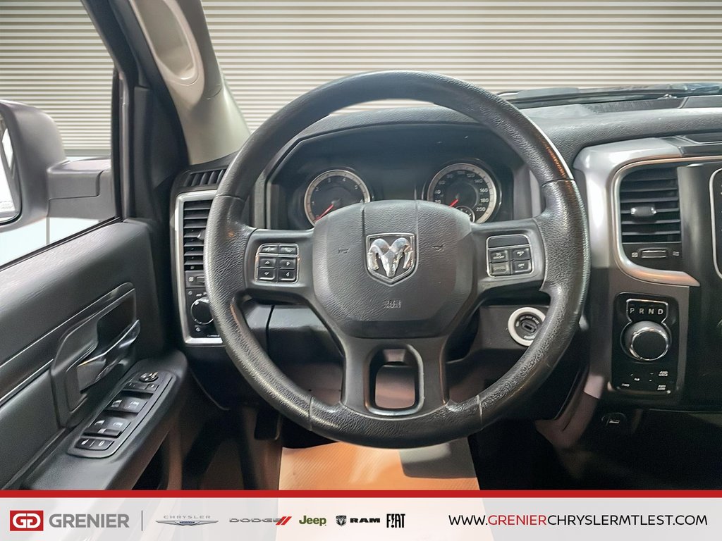 Ram 1500 Classic SLT + 4X4 CREW CAB + V8 HEMI 5.7L + 2022 à Pointe-Aux-Trembles, Québec - 11 - w1024h768px