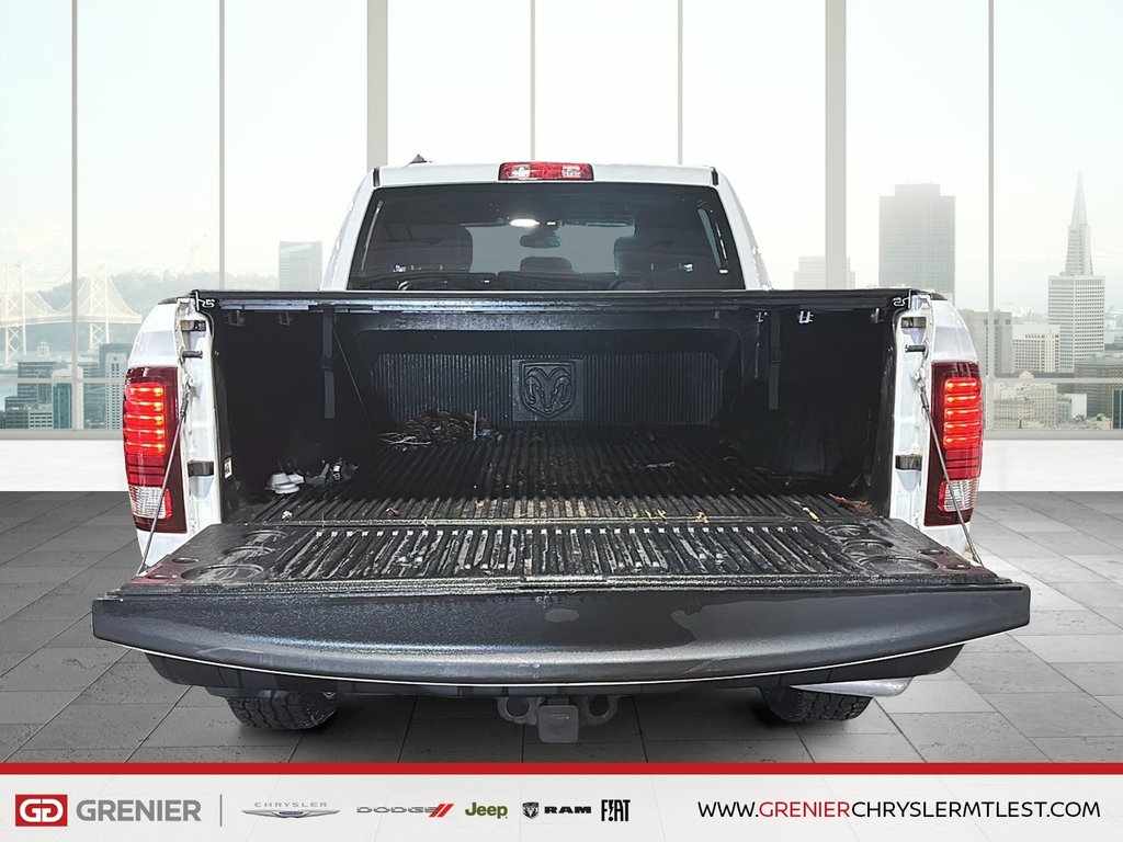 Ram 1500 Classic WARLOCK + 4X4 CREW CAB + V6 3.6L 2022 à Pointe-Aux-Trembles, Québec - 16 - w1024h768px
