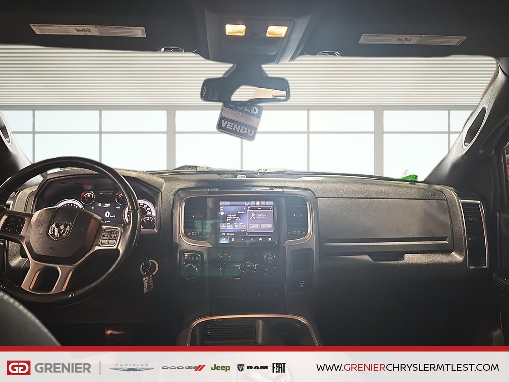 Ram 1500 Classic WARLOCK + 4X4 CREW CAB + V6 3.6L 2022 à Pointe-Aux-Trembles, Québec - 10 - w1024h768px