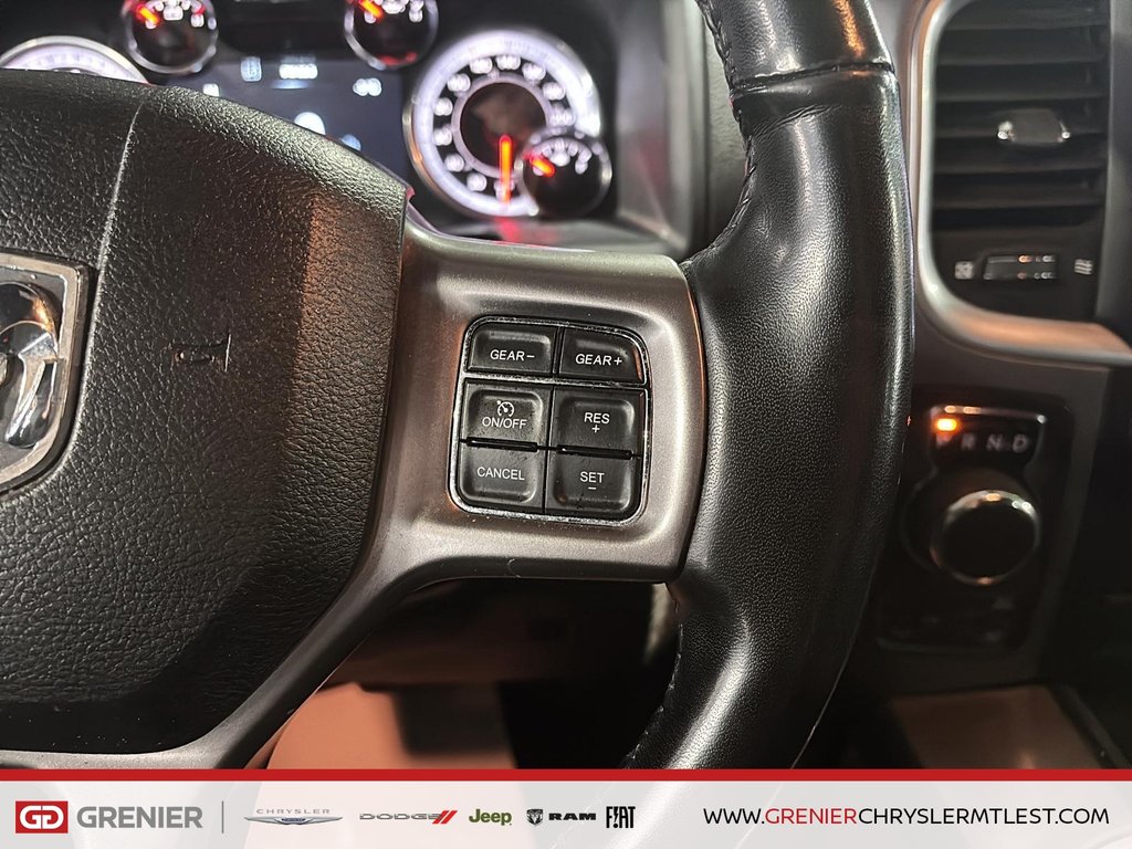 Ram 1500 Classic WARLOCK + 4X4 CREW CAB + V6 3.6L 2022 à Pointe-Aux-Trembles, Québec - 12 - w1024h768px