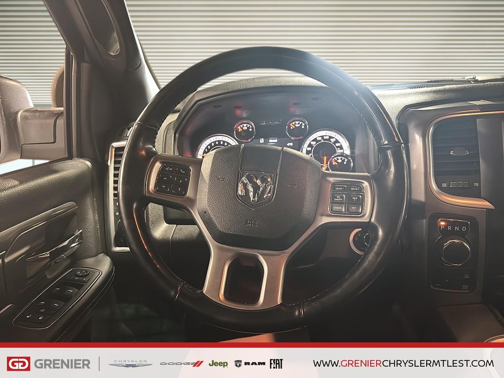 Ram 1500 Classic WARLOCK + 4X4 CREW CAB + V6 3.6L 2022 à Pointe-Aux-Trembles, Québec - 11 - w1024h768px